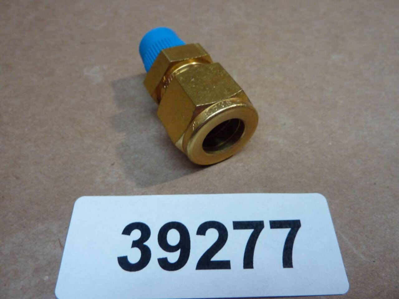 SWAGELOK Brass Tube Fitting B-810-1-4 New #39277 | EBay